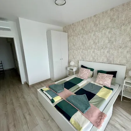 Apartmán Penthouse Young #freeparking